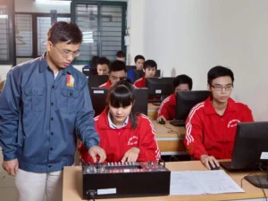 cao dang nghe bach hoa 420250419150604