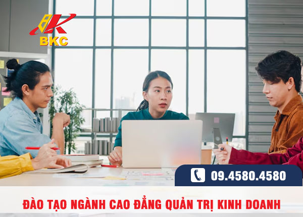 Học phí ngành Quản trị Kinh doanh hệ Cao đẳng: Cập nhật mới nhất