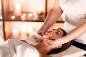 Review ngành Chăm sóc sắc đẹp: Khi những biểu tượng nhan sắc lên ngôi –  huongnghiep.hocmai.vn