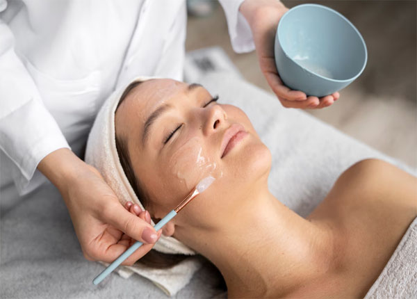 Học Cao đẳng Chăm sóc sắc đẹp ở đâu uy tín, dễ xin việc? FGGF